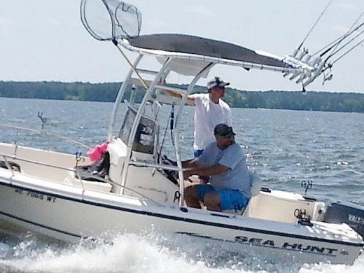 2003 Sea Hunt Triton 172 with SG300