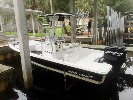 2004 Pro-Line 22' with SG300