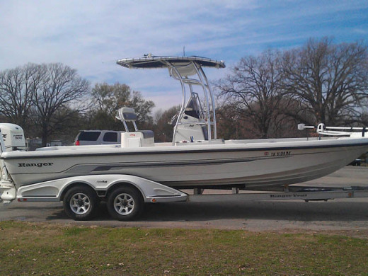 2009 Ranger 2400 Bay with SG600