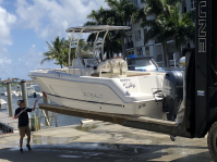 2017 R222 ES Robalo with SG300 T-Top