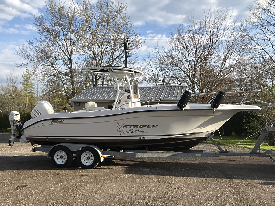 2004 Striper 2301 by Seaswirl with SG900 TTop Review Stryker TTops