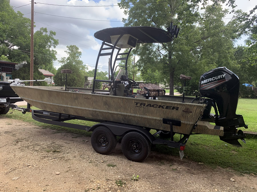 2019 Tracker Grizzly 2072CC with SG300 T-Top Review | Stryker T-Tops