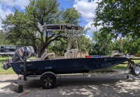 2017 Xpress H2O Bay 20'  with SG600 T-Top