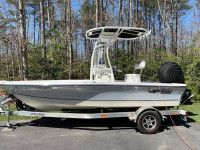 2020 Mako 19 CPX with white boat t-top