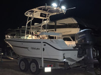 2003 Century 2000 Boat with Lights