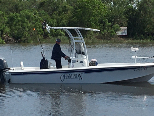 2008 Champion 220 Bay with SG300 T-Top