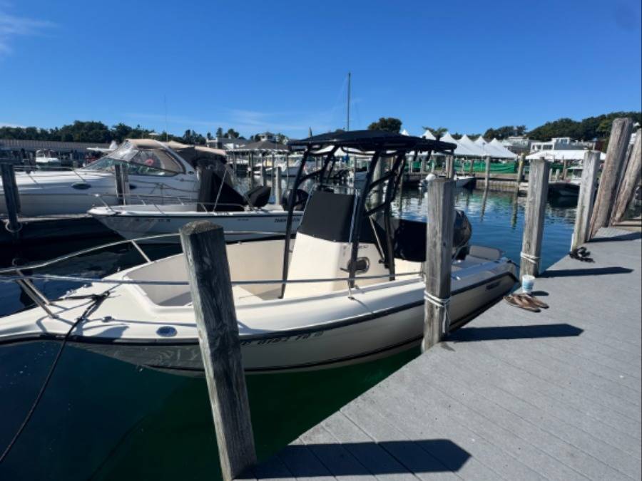 2013 Pursuit C200