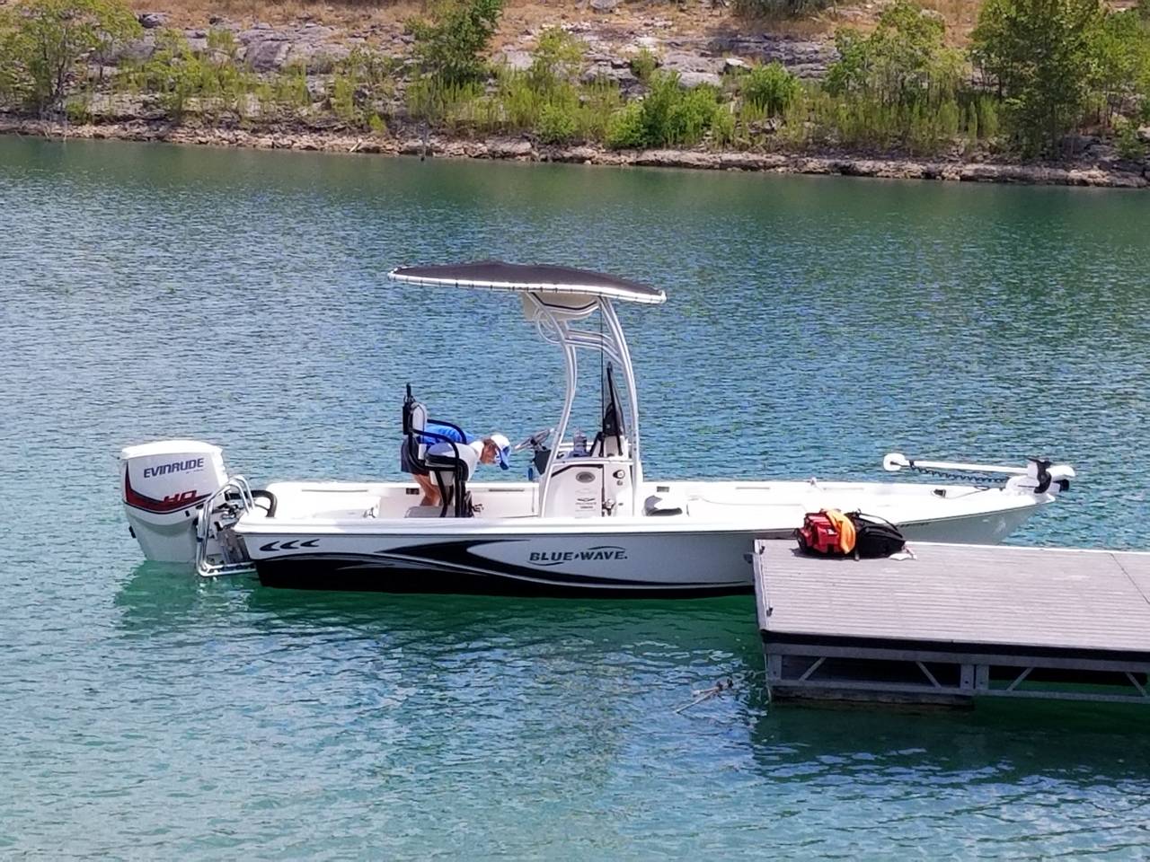 2014 Blue Wave Purebay 2000 with a SG600 boat t-top, photo 1 of 2