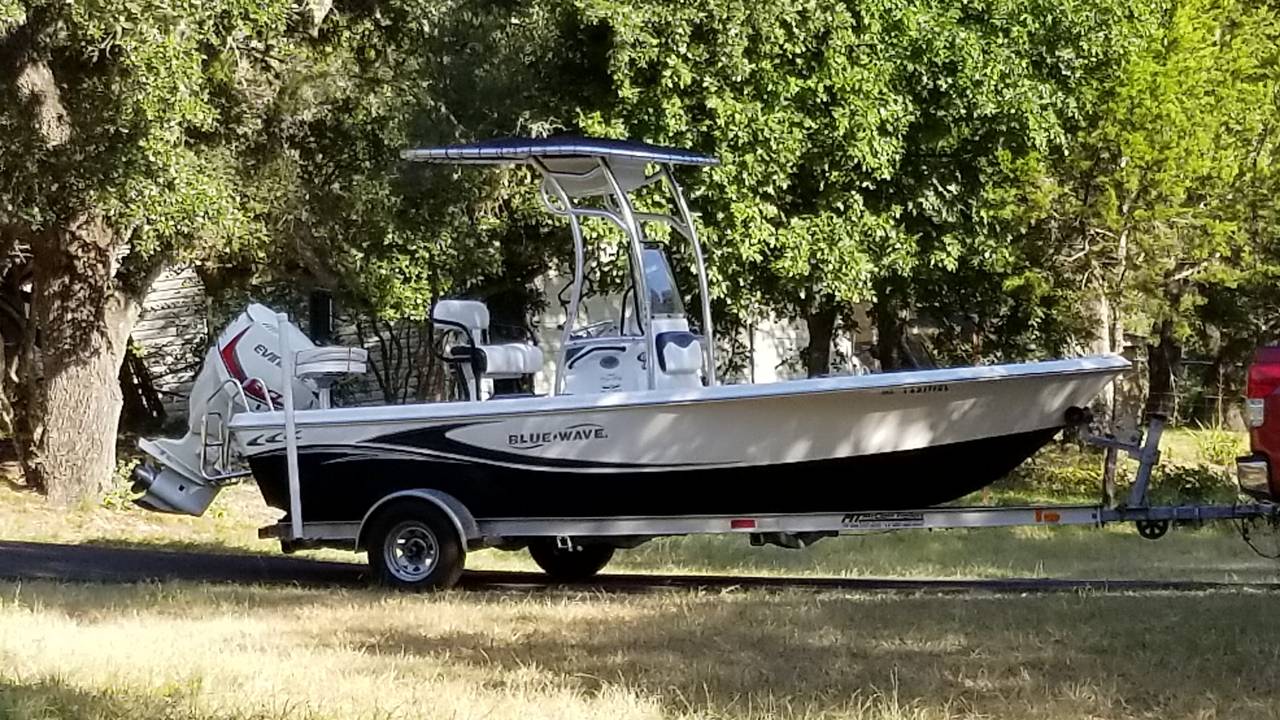 2014 Blue Wave Purebay 2000 with a SG600 boat t-top, photo 2 of 2