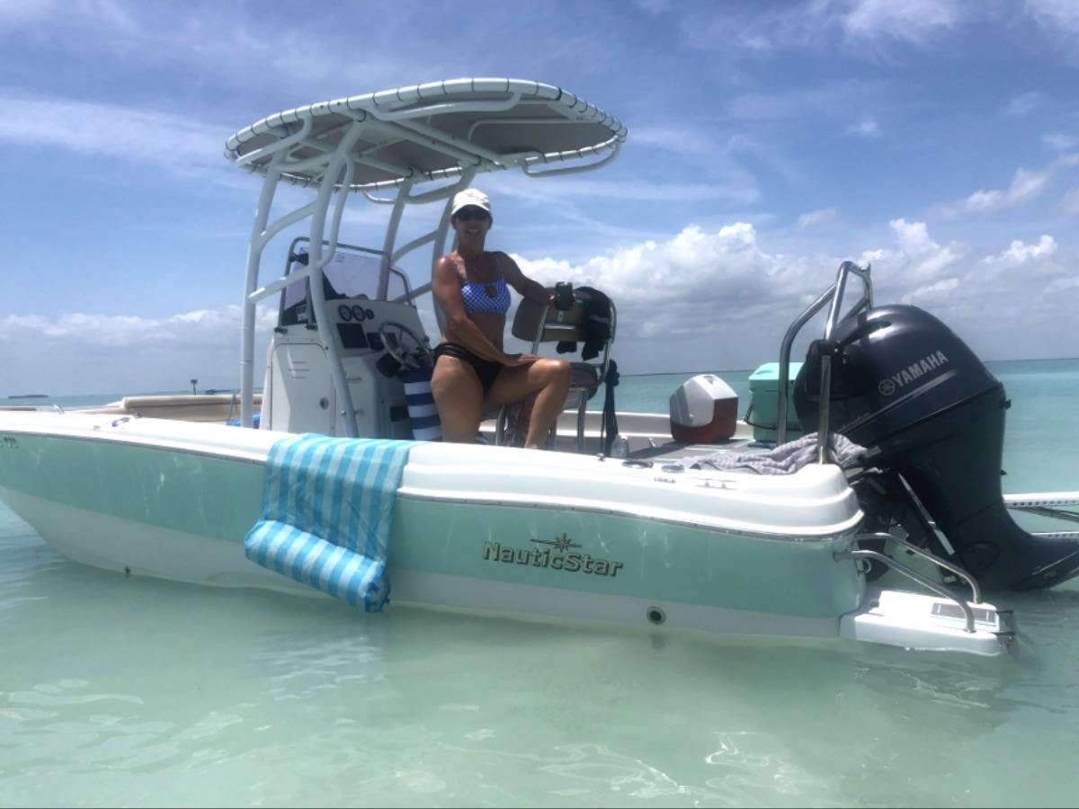 2020 Nautic Star 211 hybrid