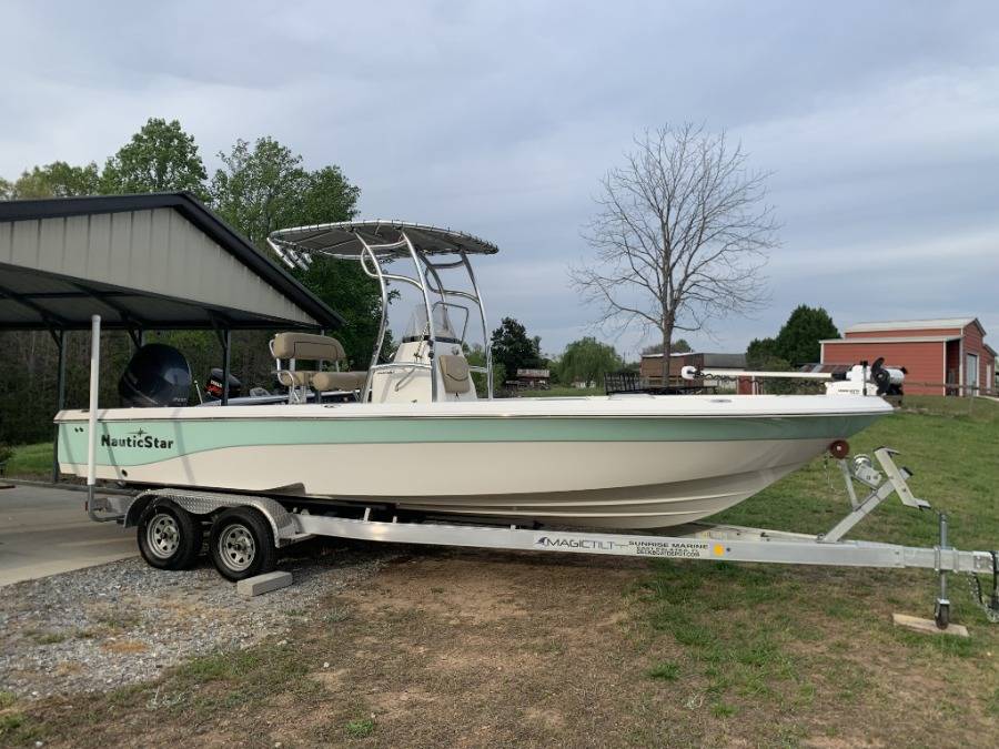 2020 Nautic Star 249 Bay