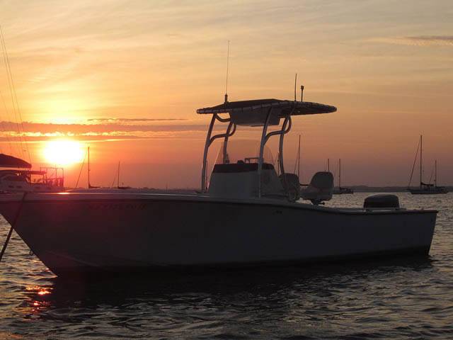 1978 Mako 25' with a SG600 boat t-top, photo 1 of 2