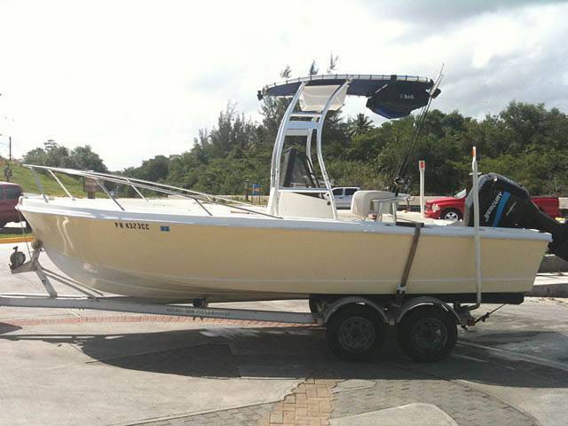 1984 Mako 20 cc with a SG300 boat t-top, photo 3 of 3