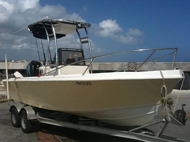1984 Mako 20 cc with a SG300 boat t-top, photo 1 of 3