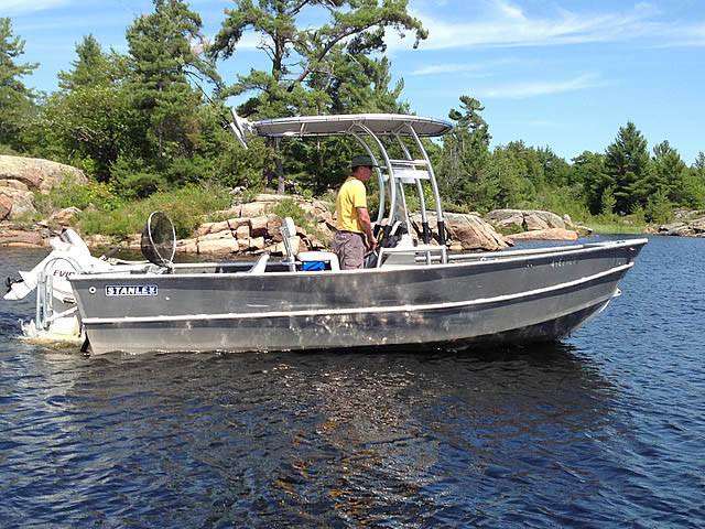 1984 Stanley 18' with a SG300 boat t-top, photo 3 of 15