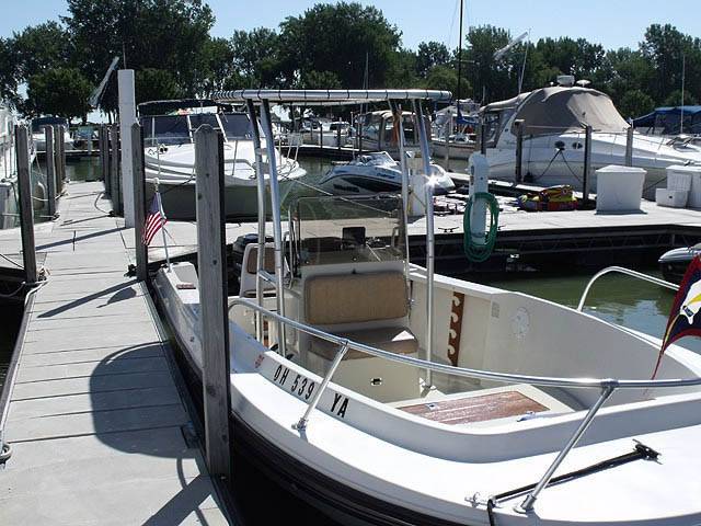 1985 205 Fisherman Wellcraft with a SG300 boat t-top, photo 1 of 2