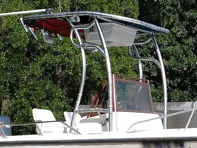 1986 Mako center consol with a SG600 boat t-top, photo 2 of 5