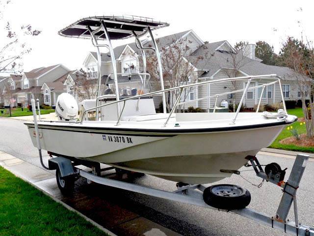 1987 Boston Whaler with a SG600 boat t-top
