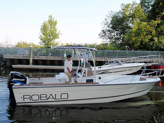 1987 Robalo with a SG600 boat t-top, photo 1 of 4