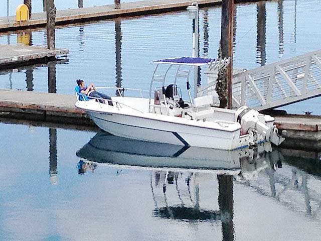 1988 Angler Center Console 21' with a SG300 boat t-top, photo 1 of 4