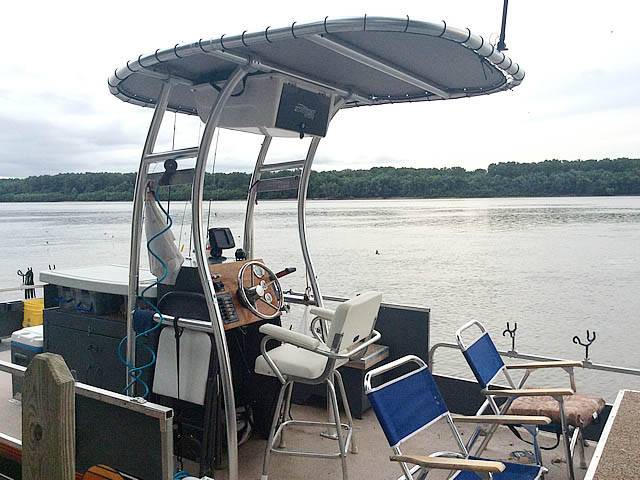 1988 SUN TRACKER Bass Buggy Pontoon Boat with a SG300 boat t-top, photo 3 of 3