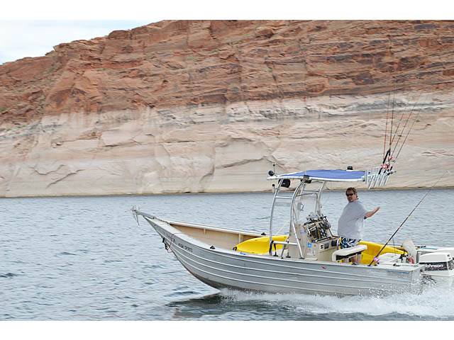 1989 Baja Bayrunner with a SG300 boat t-top, photo 1 of 7