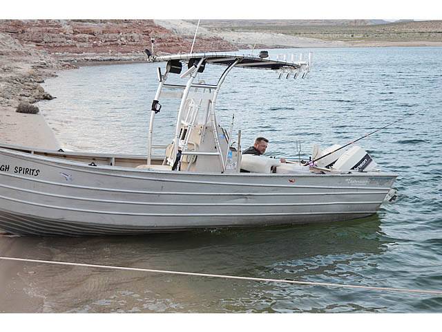 1989 Baja Bayrunner with a SG300 boat t-top, photo 3 of 7