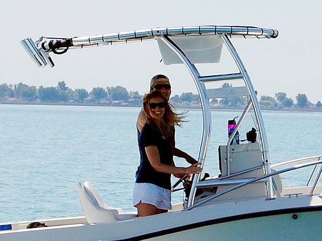 1989 Four Winns 207 Quest with a SG300 boat t-top, photo 2 of 2