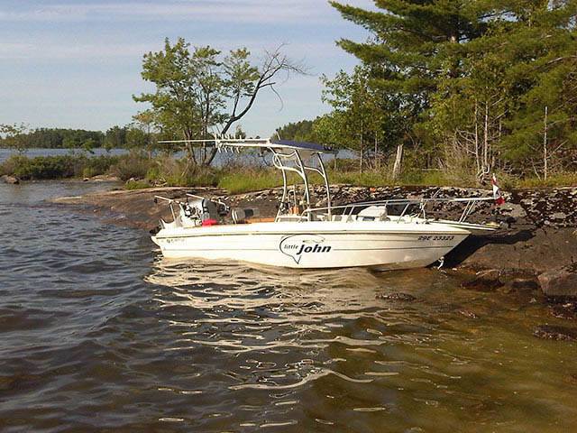 1990 Grew 19' with a SG600 boat t-top, photo 1 of 5