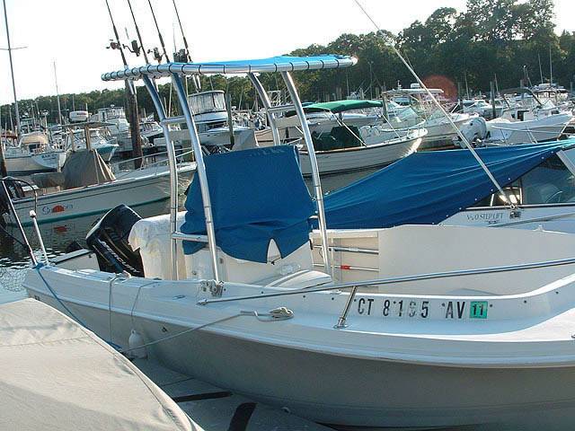 1990 Wellcraft Center Console 20' with a SG300 boat t-top