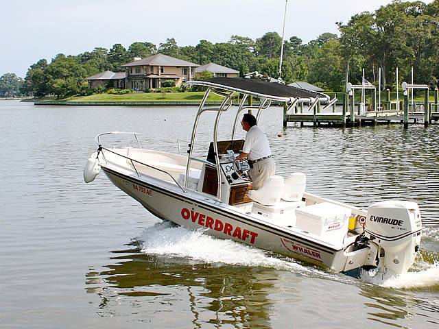 1992 Boston Whaler Outrage 19' with a SG600 boat t-top, photo 1 of 5