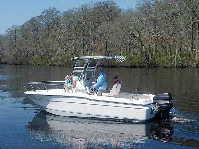 1993 Trophy 20' CC with a SG300 boat t-top, photo 1 of 2