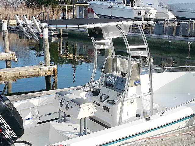 1995 Wahoo Center Console 18' with a SG300 boat t-top, photo 2 of 3