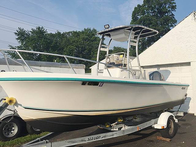 1996 Mako m19 with a SG300 boat t-top, photo 1 of 2