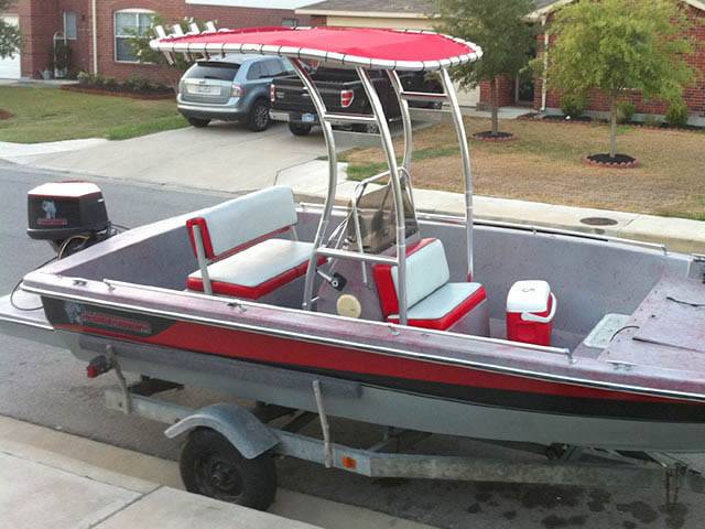 1996 Tahoe Industries Semi-V Center Console with a SG300 boat t-top, photo 3 of 3