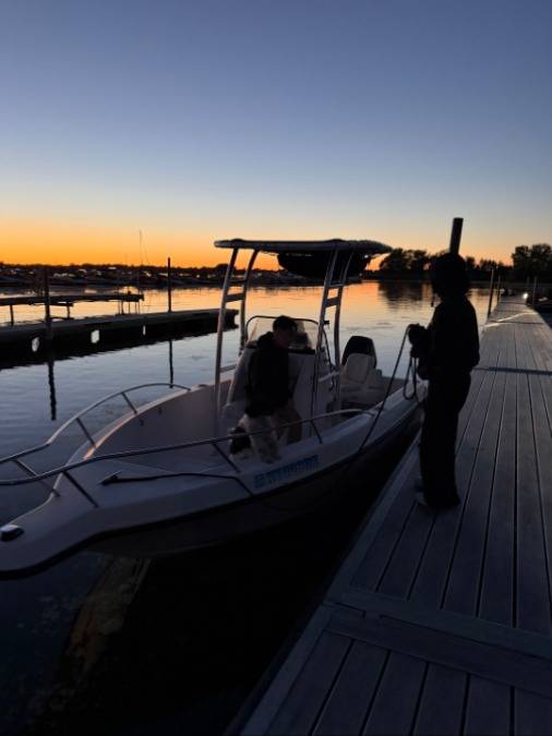 1996 Wellcraft 195ccf with a SG300 boat t-top, photo 2 of 6