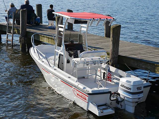 1997 Boston Whaler Outrage 17' with a SG300 boat t-top, photo 1 of 2