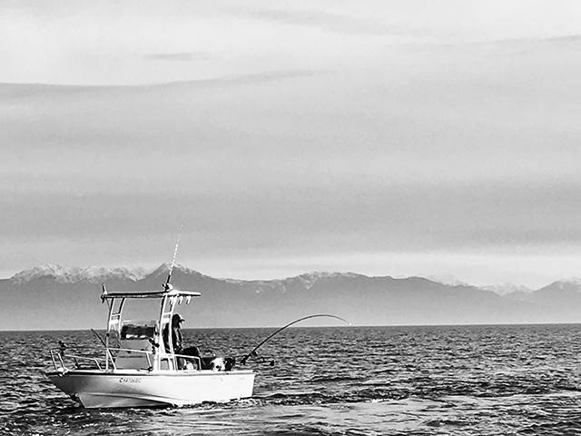 1997 Boston Whaler Outrage with a SG300 boat t-top, photo 1 of 2
