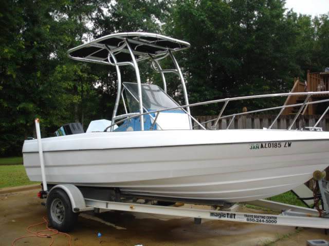 1998 Bayliner Trophy 1910 CC with a SG600 boat t-top