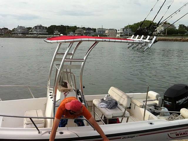 1998 Boston Whaler Outrage 17' with a SG300 boat t-top, photo 3 of 4