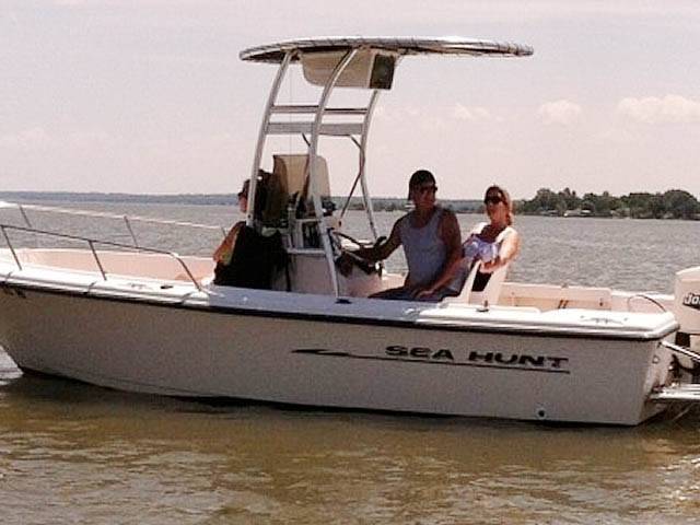 1998 Sea Hunt Triton 200 with a SG300 boat t-top, photo 2 of 5