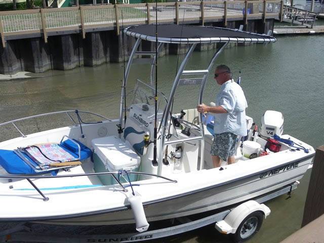 1998 Sunbird 180 Neptune with a SG300 boat t-top