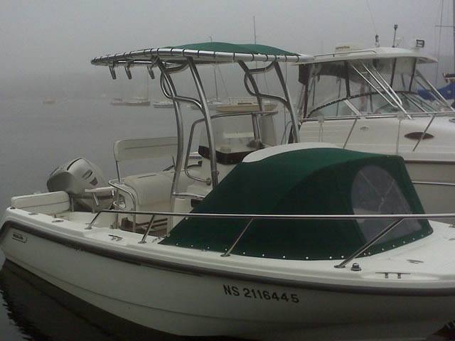1999 Boston Whaler Outrage 18' with a SG600 boat t-top, photo 2 of 4