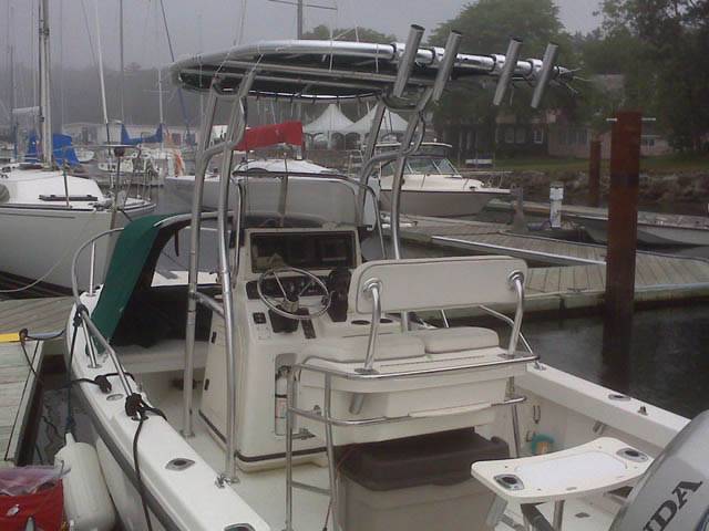 1999 Boston Whaler Outrage 18' with a SG600 boat t-top, photo 3 of 4