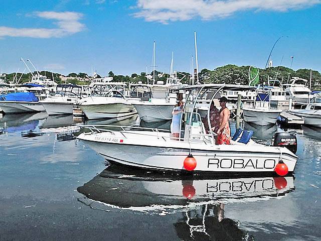 1999 Robalo 1920 CC with a SG300 boat t-top