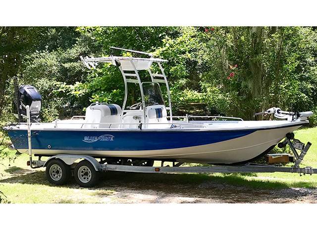 2000 Blue Wave 244 Magnum with a SG300 boat t-top, photo 1 of 4