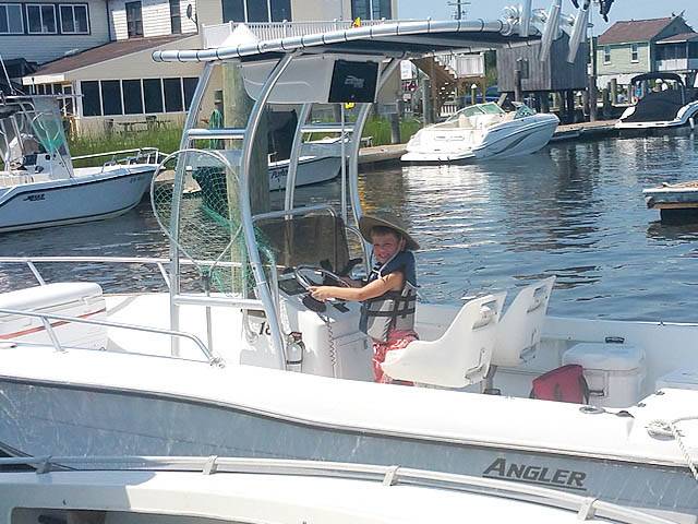 2001 Angler 18F with a SG300 boat t-top, photo 3 of 3