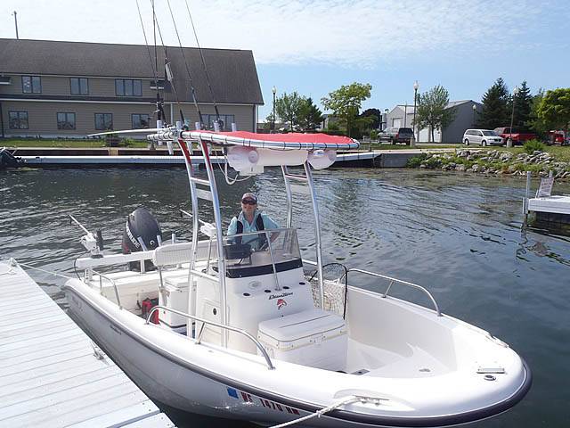 2001 Boston Whaler Dauntless with a SG300 boat t-top, photo 1 of 3