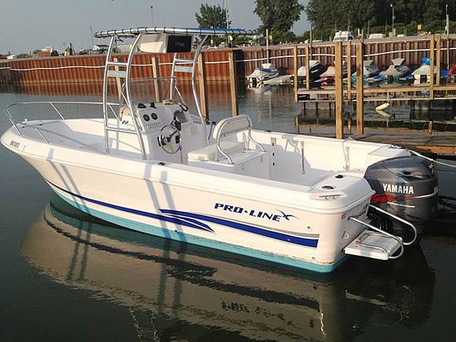 2001 Pro-Line Sportsman 22' with a SG300 boat t-top, photo 1 of 2