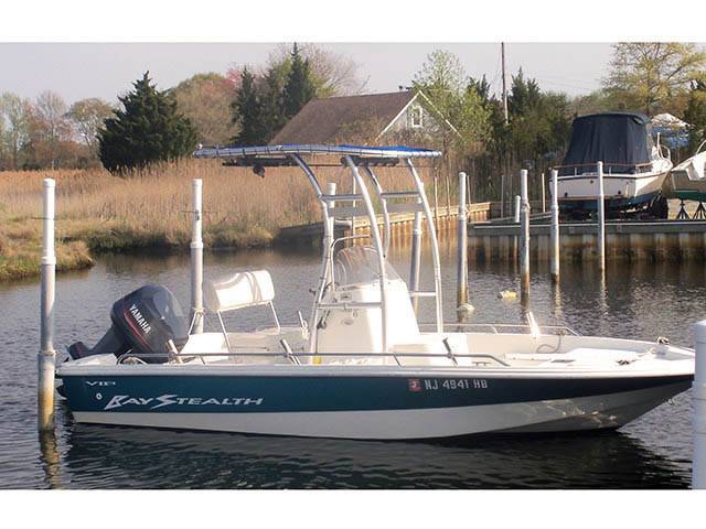 2001 VIP Boats Bay Stealth 1880 with a SG300 boat t-top, photo 1 of 2